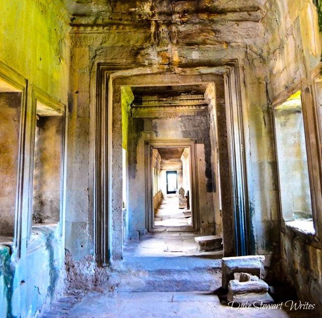 Doorways inside the Angkor Wat gallery of 1000 Buddhas