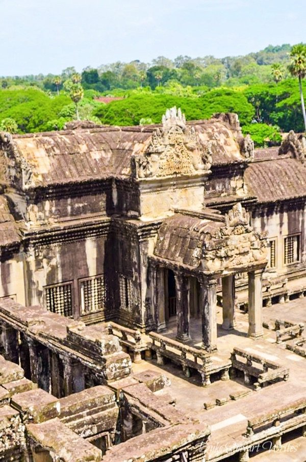 Entrance to the Lower Gallery from inside Angkor Wat