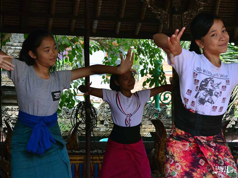 Things to do in Bali Indonesia Watch Balinese Dance