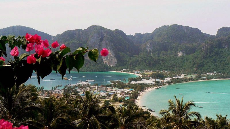 Thailand Ko Phi Phi Viewpoint Photo by Flickr User Roel van Deursen