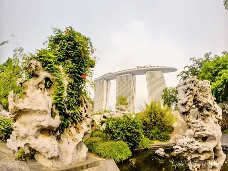 Singapore Marina Bay Sands in the Distance