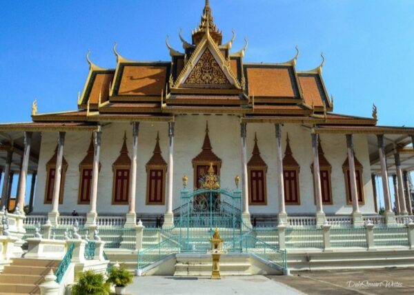 Walking around Phnom Penh Royal Palace Grounds