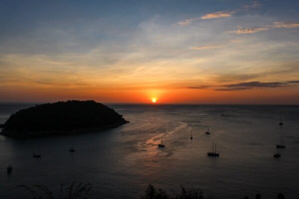 Phuket Photo by Love and Road