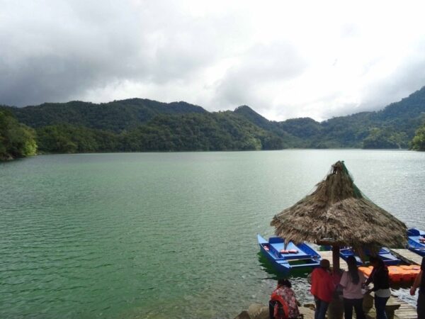 Twin Lakes photo by Globetrotting.com