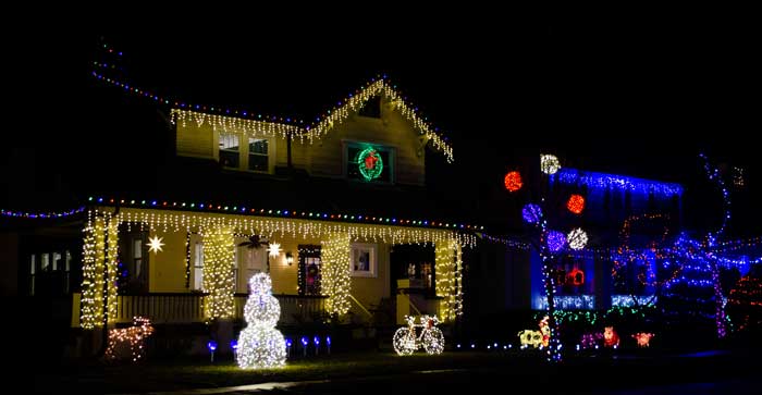 Things to Do in Roanoke VA Christmas Holiday Light Shows  Grandin Village Neighborhood Image